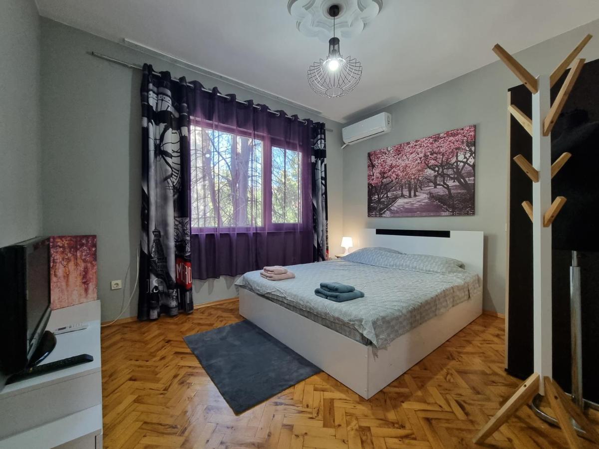 Reni'S Apartment-With Private Parking In Center Бургас Экстерьер фото