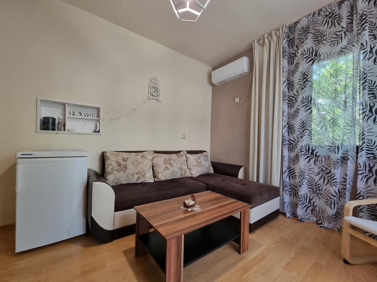 Reni'S Apartment-With Private Parking In Center Бургас Экстерьер фото