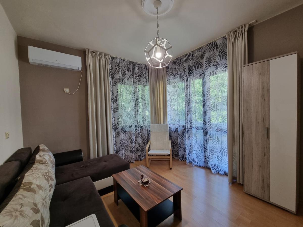 Reni'S Apartment-With Private Parking In Center Бургас Экстерьер фото
