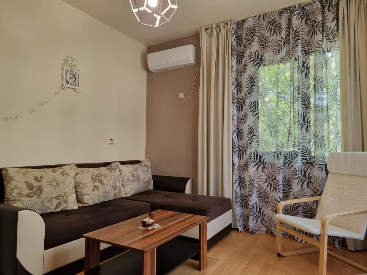 Reni'S Apartment-With Private Parking In Center Бургас Экстерьер фото