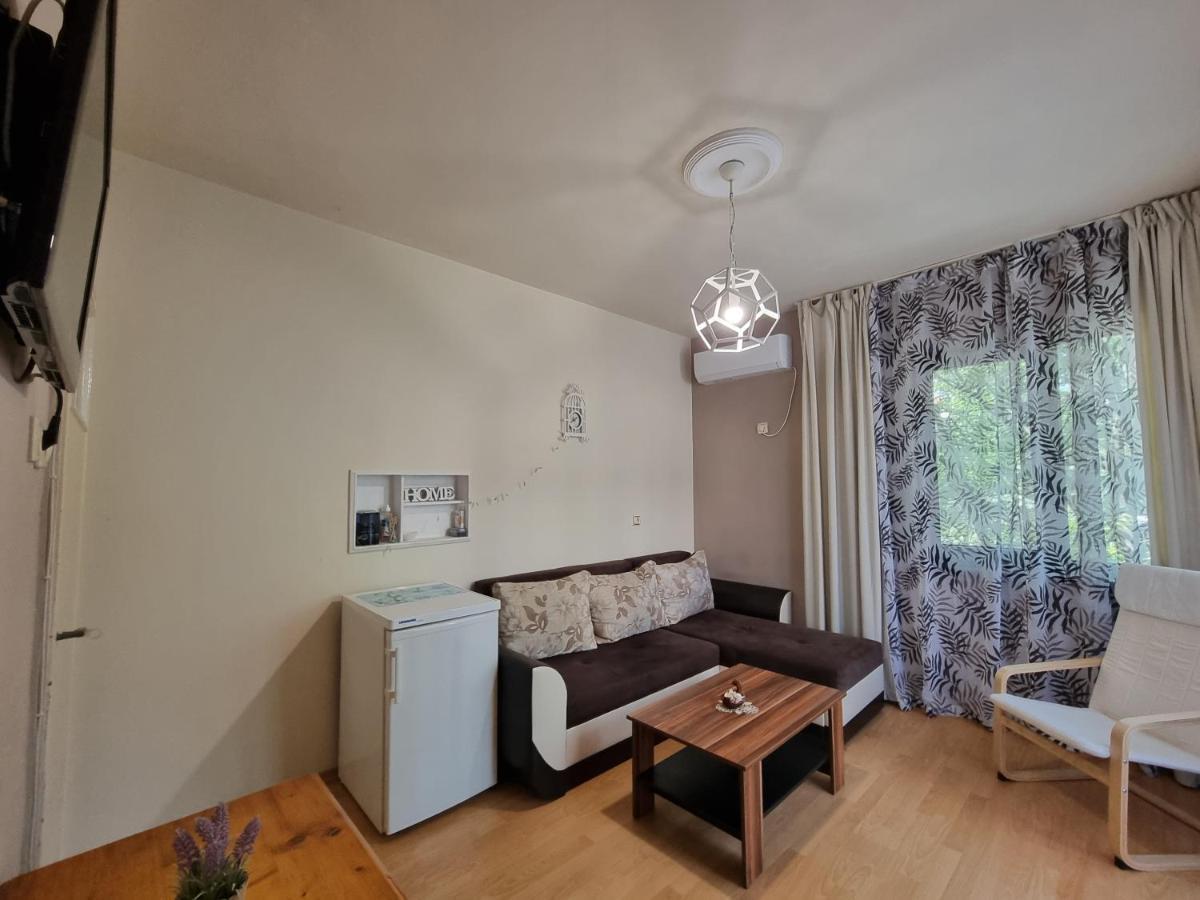 Reni'S Apartment-With Private Parking In Center Бургас Экстерьер фото