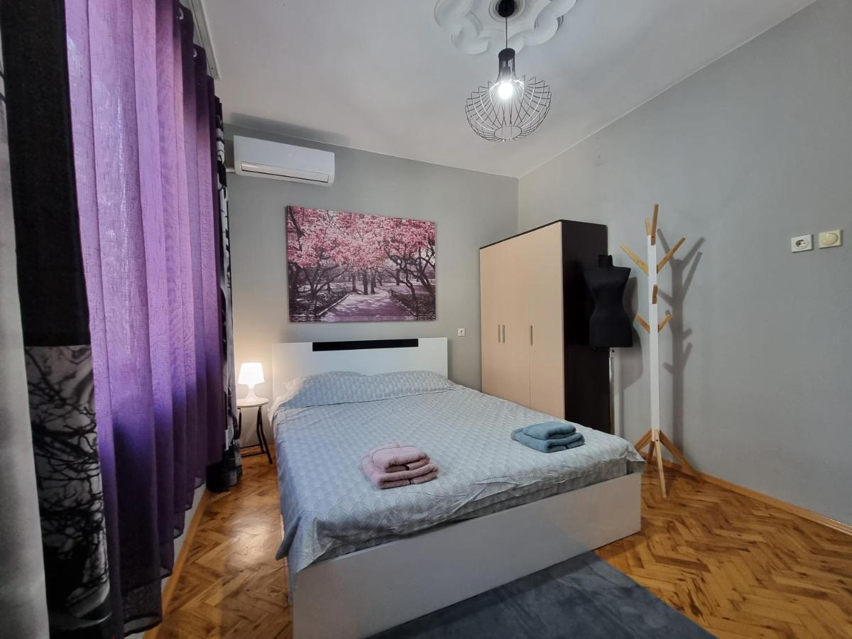 Reni'S Apartment-With Private Parking In Center Бургас Экстерьер фото
