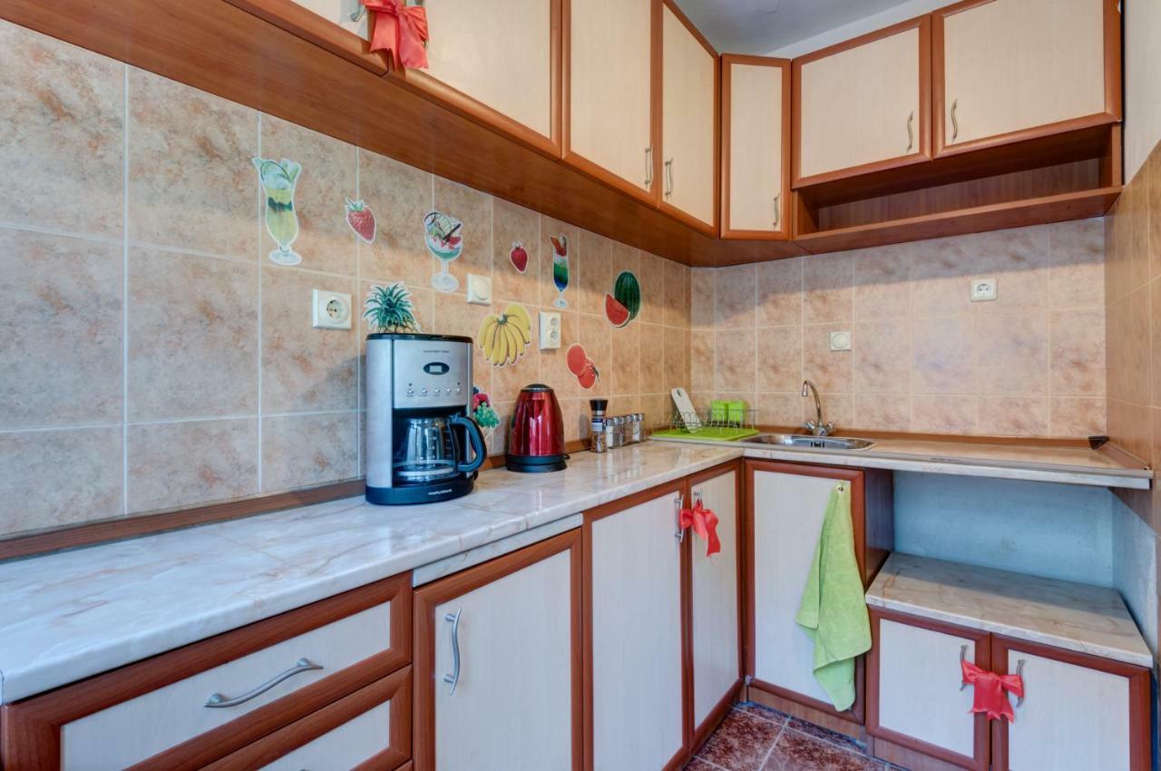 Reni'S Apartment-With Private Parking In Center Бургас Экстерьер фото